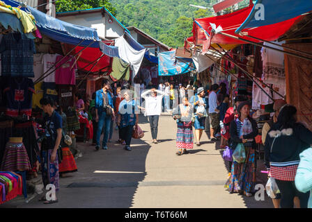 Chiang Mai, Thaïlande - Dec 2015 : marché local au village Hmong Banque D'Images