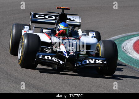 Imola, 27 avril 2019 Historique : 2000s modèle F1 Minardi PS05 conduit par des inconnus en action au cours de Minardi jour Historique 2019 dans le circuit d'Imola Banque D'Images