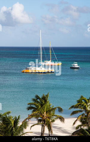 Voiliers sur l'eau à Aruba Banque D'Images