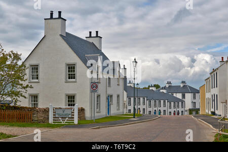 TORNAGRAIN INVERNESS ECOSSE PRÉVU HAMEAU OU VILLAGE ROUTE D'ENTRÉE ET SIGNE SUR GATE Banque D'Images