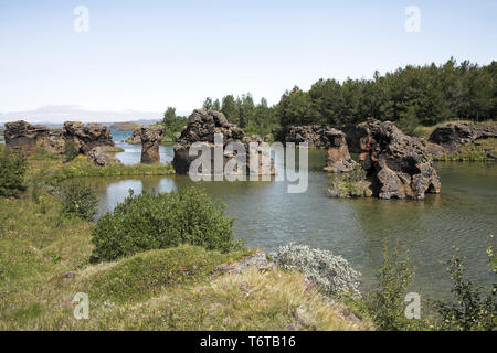 Les affleurements de roches volcaniques dans la baie de Reykjavik Islande Juillet 2009 Banque D'Images