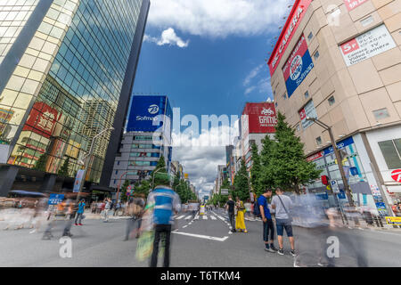 Tokyo, Taito-Ku, Akihabara - Août 13, 2017 : Akihabara Electric Town Annonces Bilboard colorés Banque D'Images