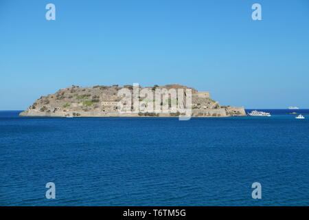 L'île de Spinalonga dans la baie de Mirabello, Crete Banque D'Images