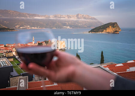 Woman with red wine Banque D'Images