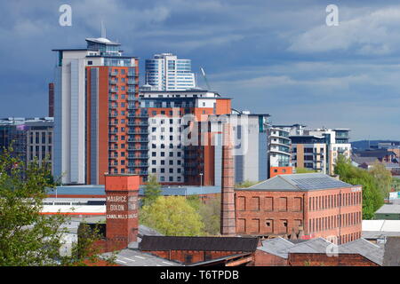 Leeds City skyline juste avant une tempête. Banque D'Images