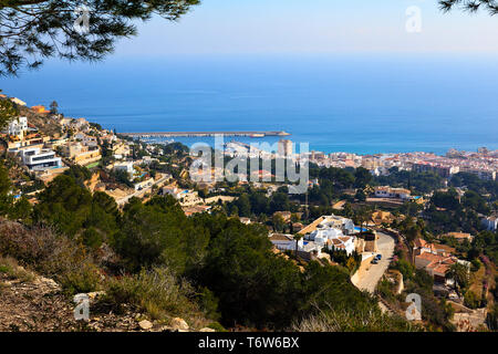 Avis de th Hieghts de La Plana surplombant la ville et le port de Javea sur la Costa Blanca, Espagne Banque D'Images