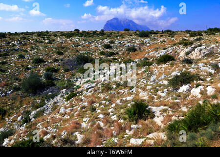 À la recherche de Cap Santa Antoni vers la montagne Montgo Dénia, Costa Blanca, Espagne Banque D'Images