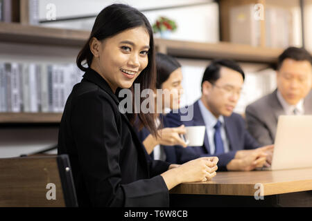 Portrait de femme Confidense Banque D'Images