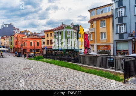 Rue et maisons colorées dans la circonscription Kapana, ville de Plovdiv, Bulgarie Banque D'Images