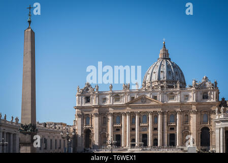 VATICAN, ROME, ITALIE - 17 NOVEMBRE 2017 : la Place de la Cité du Vatican par une belle journée ensoleillée d'automne en italien Banque D'Images