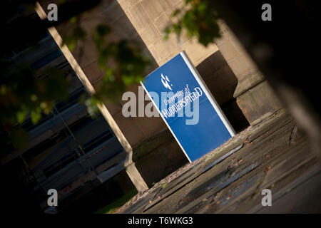 Huddersfield, West Yorkshire, Royaume-Uni, octobre 2013, l'affichage à l'Université de Huddersfield Banque D'Images