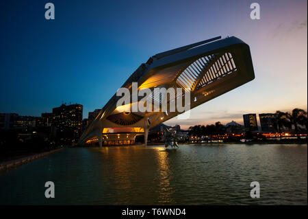 Musée de l'architecture impressionnante de demain, le tout nouveau grand musée construit à Rio de Janeiro, Rio de Janeiro, Brésil Banque D'Images