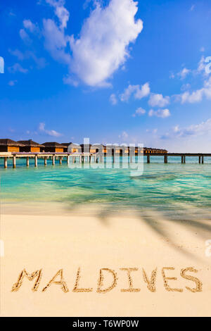 Mot Maldives on beach Banque D'Images