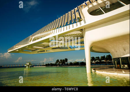 Musée de l'architecture impressionnante de demain, le tout nouveau grand musée construit à Rio de Janeiro, Rio de Janeiro, Brésil Banque D'Images