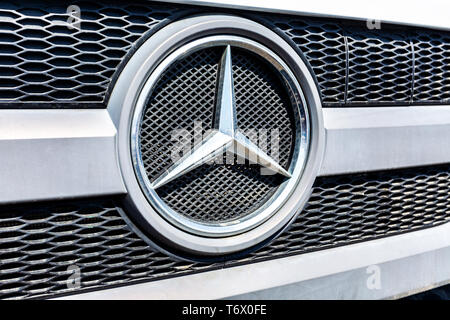Samara, Russie - Mai 1, 2019 : auvent d'une Mercedes-Benz camion avec la célèbre star Banque D'Images
