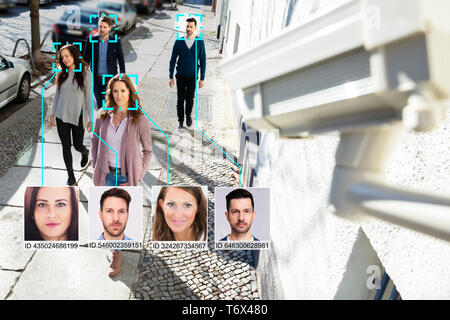 Focus sélectif de personnes reconnu des visages avec système d'apprentissage intellectuel Banque D'Images