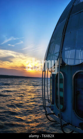 Coucher du soleil à la télécabine de plongée dans la région de Rostock sur la mer Baltique. L'île de Usedom. Banque D'Images