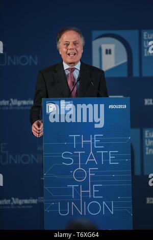 Le Palazzo Vecchio, le deuxième jour d'état de l'Union 2019 dans l'image, le ministre des Affaires étrangères Enzo Moavero Milanesi (Claudio Fusi/Fotogramma, Florence - 2019-05-03) p.s. la foto e' utilizzabile nel rispetto del contesto dans cui e' stata scattata, e senza intento del diffamatorio decoro delle persone rappresentate Banque D'Images