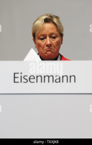 Weingarten, Allemagne. 06Th Mai, 2019. Susanne Eisenmann (CDU), Ministre de la Culture du Bade-Wurtemberg, est assis sur le podium à l'État partie de la CDU dans le Bade-wurtemberg conférence. Credit : Karl-Josef Opim/dpa/Alamy Live News Banque D'Images