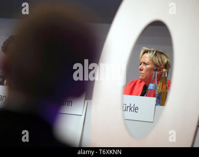 Weingarten, Allemagne. 06Th Mai, 2019. Susanne Eisenmann (CDU), Ministre de la Culture du Bade-Wurtemberg, est assis sur le podium à l'État partie de la CDU dans le Bade-wurtemberg conférence. Credit : Karl-Josef Opim/dpa/Alamy Live News Banque D'Images