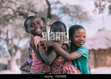 Pauvres enfants namibiens et sale Banque D'Images