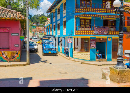 Maisons colorées dans les rues de Raquira Colombie Banque D'Images