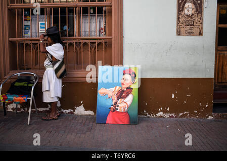 Set de populations autochtones vendent de l'artisanat à Bogota, Colombie Banque D'Images