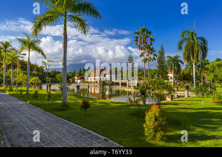 Palais de l'eau dans l'île de Bali Taman Ujung Indonésie Banque D'Images