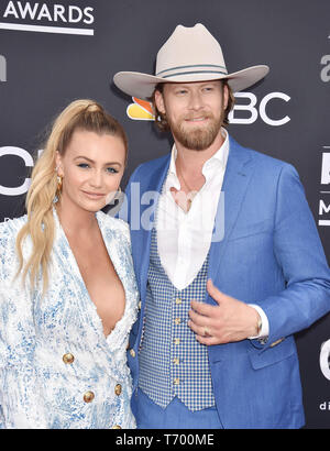 LAS VEGAS, NV - 01 MAI : Brittney Marie Cole avec Brian Kelley de Floride Géorgie participe à la ligne 2019 Billboard Music Awards au MGM Grand Garden Arena le 1 mai 2019 à Las Vegas, Nevada. Banque D'Images