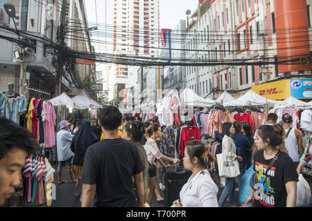 Marché TEXTILE PRATUNAM BANGKOK THAÏLANDE Banque D'Images