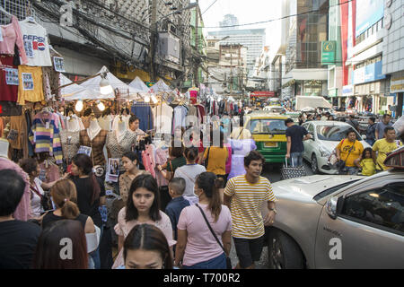 Marché TEXTILE PRATUNAM BANGKOK THAÏLANDE Banque D'Images