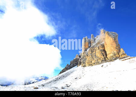 Trois pinacles dans les Dolomites Banque D'Images