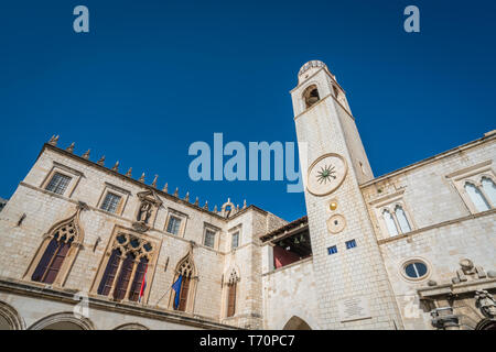 La vieille ville de Dubrovnik et clocher de l'église dominicaine Banque D'Images