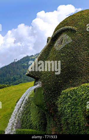 Wattens, Tyrol/ Autriche : Le géant est une fontaine créée par l'artiste autrichien André Heller, située à l'entrée de la Swarovski Crystal Worlds Banque D'Images