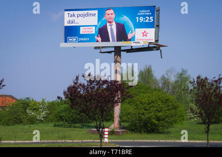 Billboard montre la télévision tchèque Jaromir Soukup propriétaire Barrandov sa publicité TV show "Mon actualité", Prague, République tchèque, le 2 mai 2019. (CTK Photo/ Sojk Libor Banque D'Images