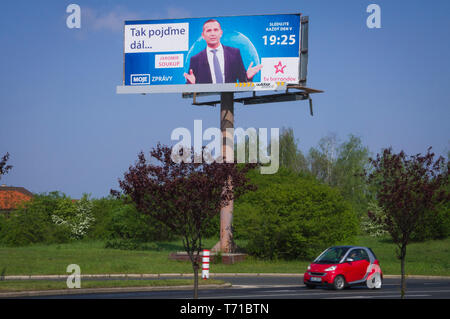 Billboard montre la télévision tchèque Jaromir Soukup propriétaire Barrandov sa publicité TV show "Mon actualité", Prague, République tchèque, le 2 mai 2019. (CTK Photo/ Sojk Libor Banque D'Images