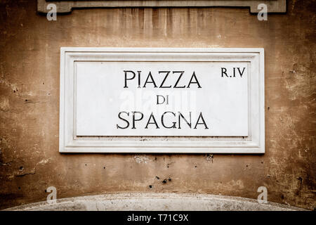 Plaque de rue : Piazza di Spagna (Place d'Espagne) à Rome Banque D'Images