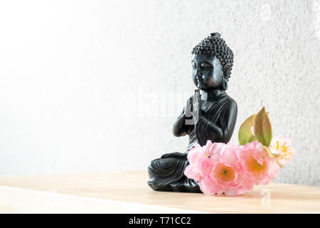 Statue de Bouddha signe pour la paix et la sagesse Banque D'Images