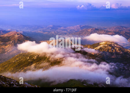 Parc National des Montagnes de Lovcen au coucher du soleil - Monténégro Banque D'Images