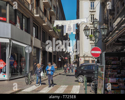 TURIN, ITALIE - circa 2019 mars : Les gens dans le centre-ville Banque D'Images