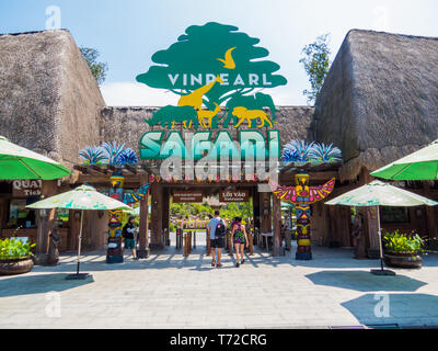 PHU QUOC, VIETNAM - 12 février 2018 : Vue de l'entrée du parc du zoo Safari Vinpearl. Banque D'Images