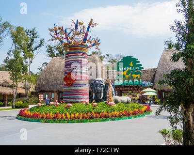 PHU QUOC, VIETNAM - 12 février 2018 : Vue de l'entrée du parc du zoo Safari Vinpearl. Banque D'Images