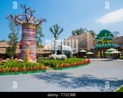 PHU QUOC, VIETNAM - 12 février 2018 : Vue de l'entrée du parc du zoo Safari Vinpearl. Banque D'Images