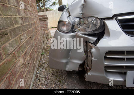 Accident de voiture épave, collisions de la route (RTC) Location de dommages après le crash. Détails du dommage. Banque D'Images