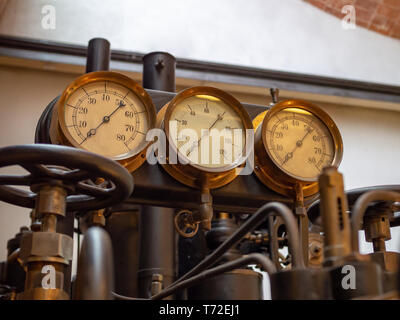 Les jauges de cuivre style steampunk Vintage Banque D'Images