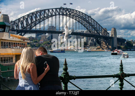 Vue romantique du Quai Circulaire du Harbour Bridge de Sydney, Australie Banque D'Images