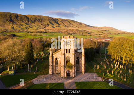 Drone aérien vue de la Haute Église de Flémalle Lennoxtown Banque D'Images