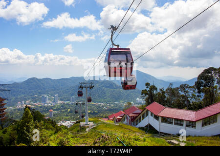 Nouveau téléphérique à Genting Highlands transportant passagers en Malaisie. Banque D'Images