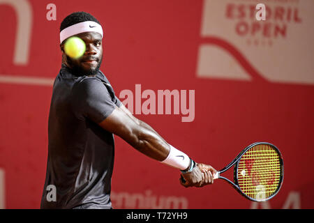 Frances Tiafoe à partir de USA en action au cours de la journée 6 du Millénaire l'Estoril Open 2019. Banque D'Images