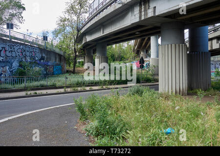 Ville de Rome, Italie, augmentation de la route en face de la gare de Tiburtina. Banque D'Images